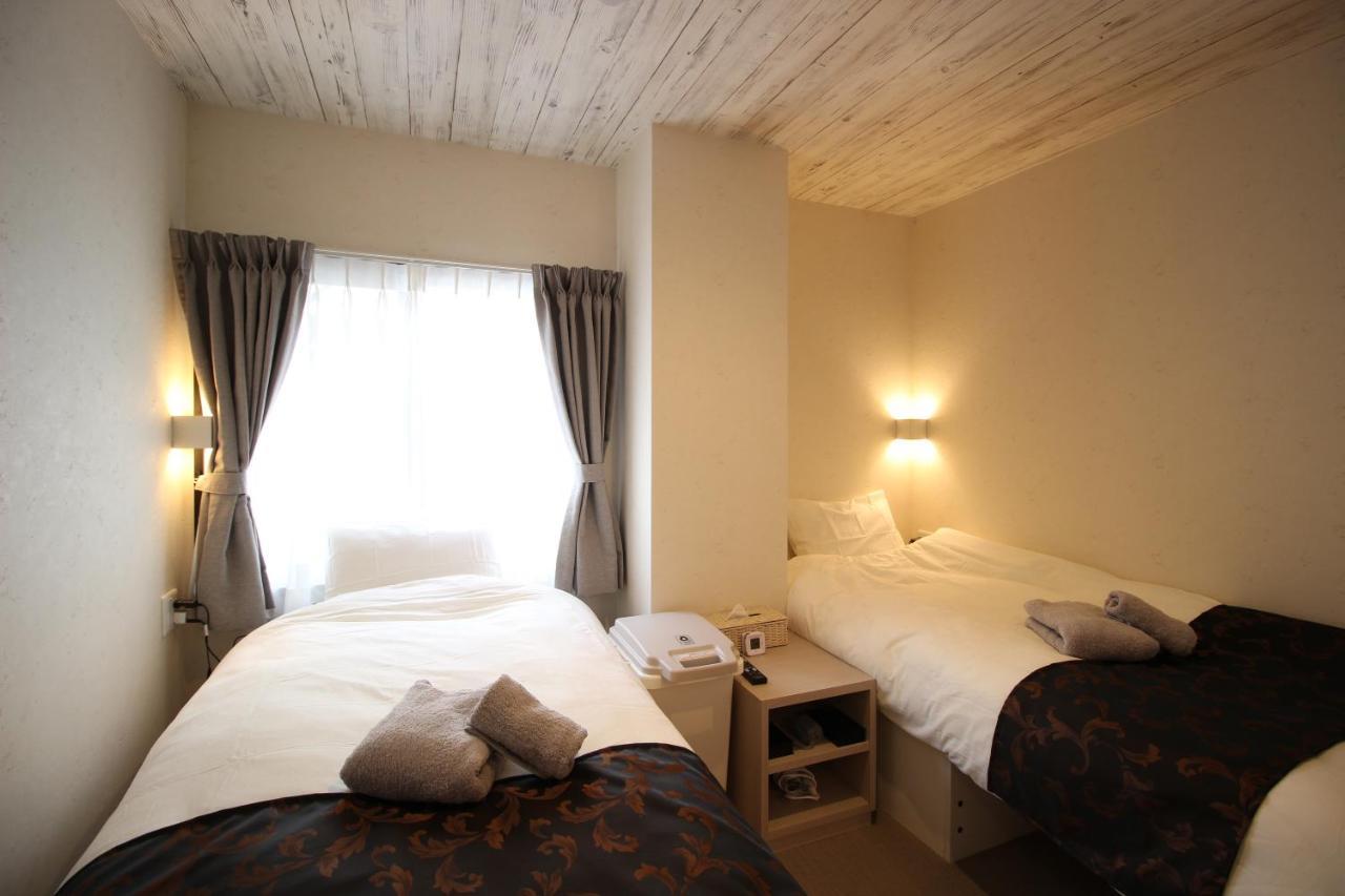 Namba West Saika Apartment Osaka Bagian luar foto