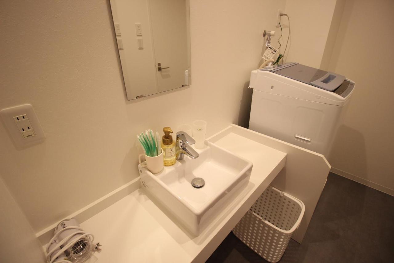 Namba West Saika Apartment Osaka Bagian luar foto